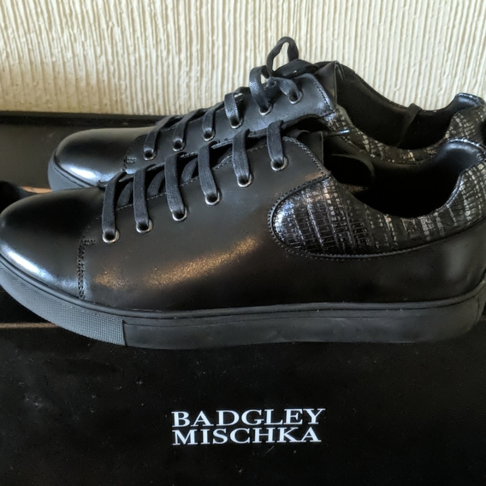 Badgley Mischka ROBINSON in Black